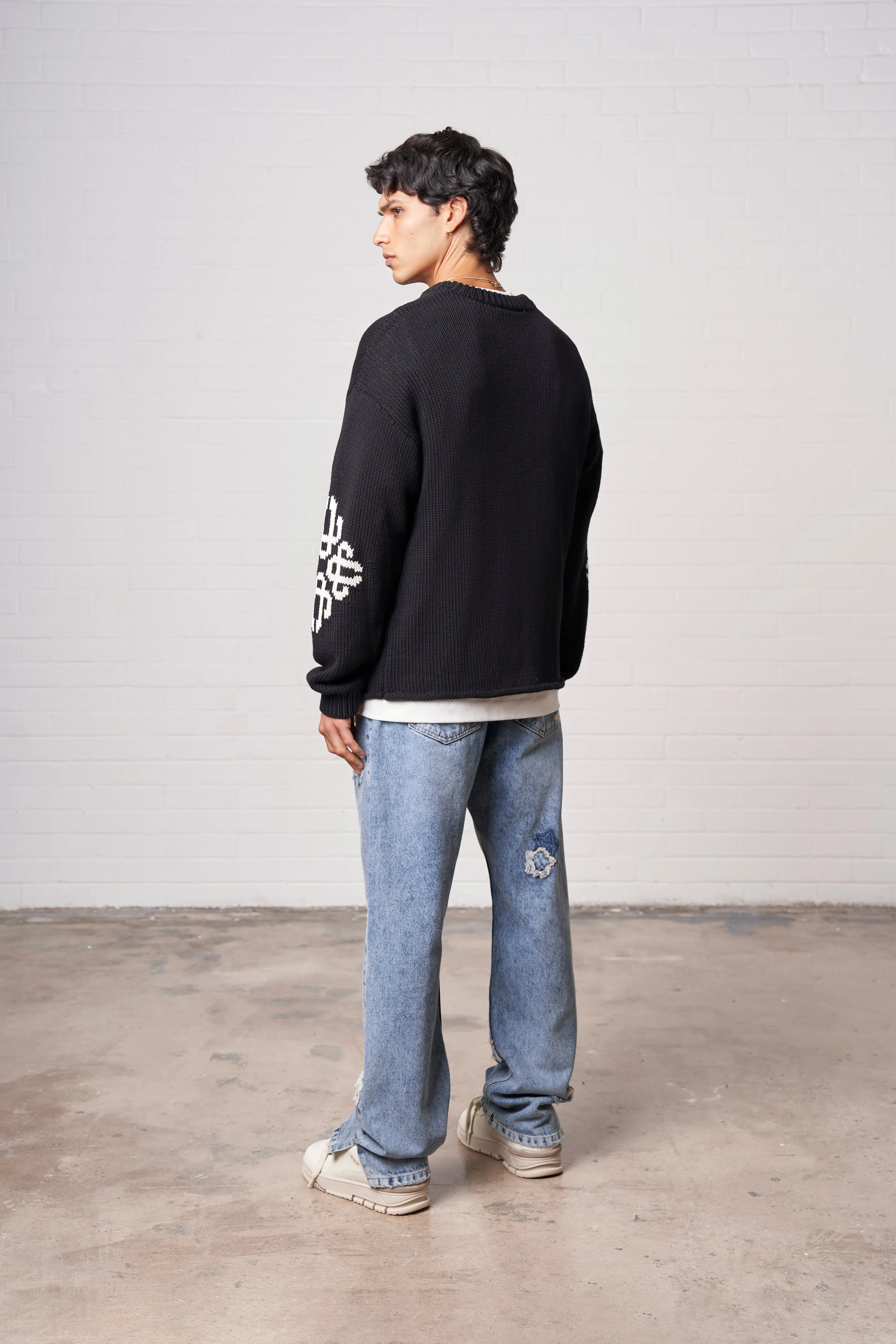 CHUNKY KNIT EMBLEM JUMPER - BLACK