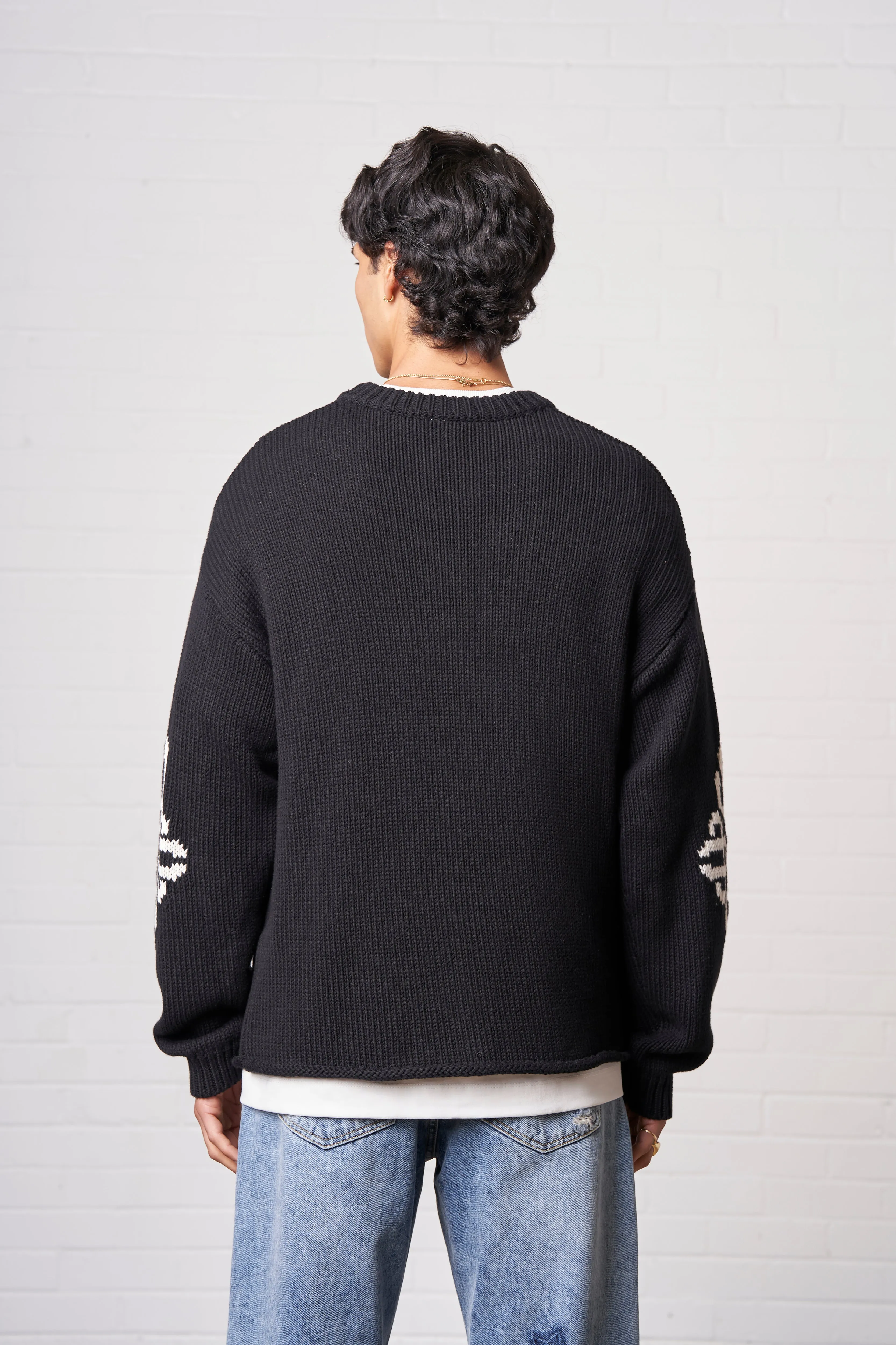 CHUNKY KNIT EMBLEM JUMPER - BLACK