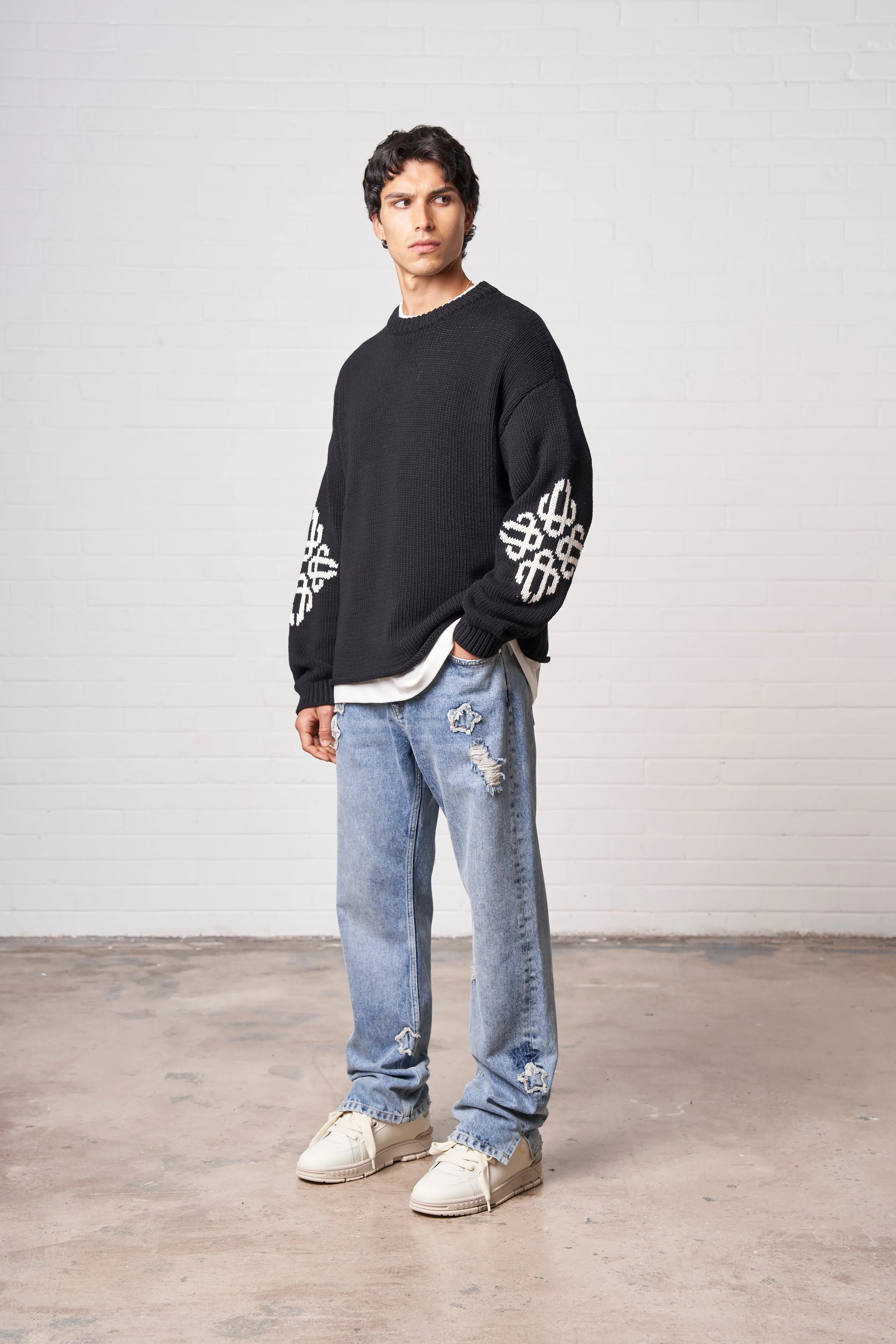 CHUNKY KNIT EMBLEM JUMPER - BLACK