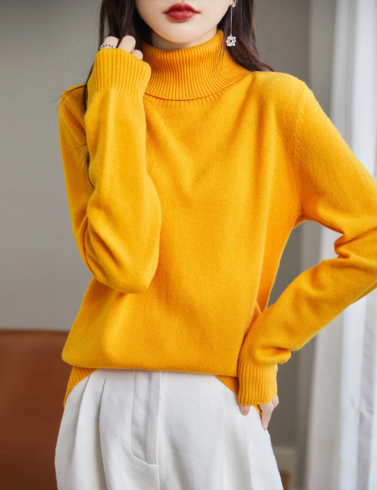 Sophie Woman Long Sleeve Sweater