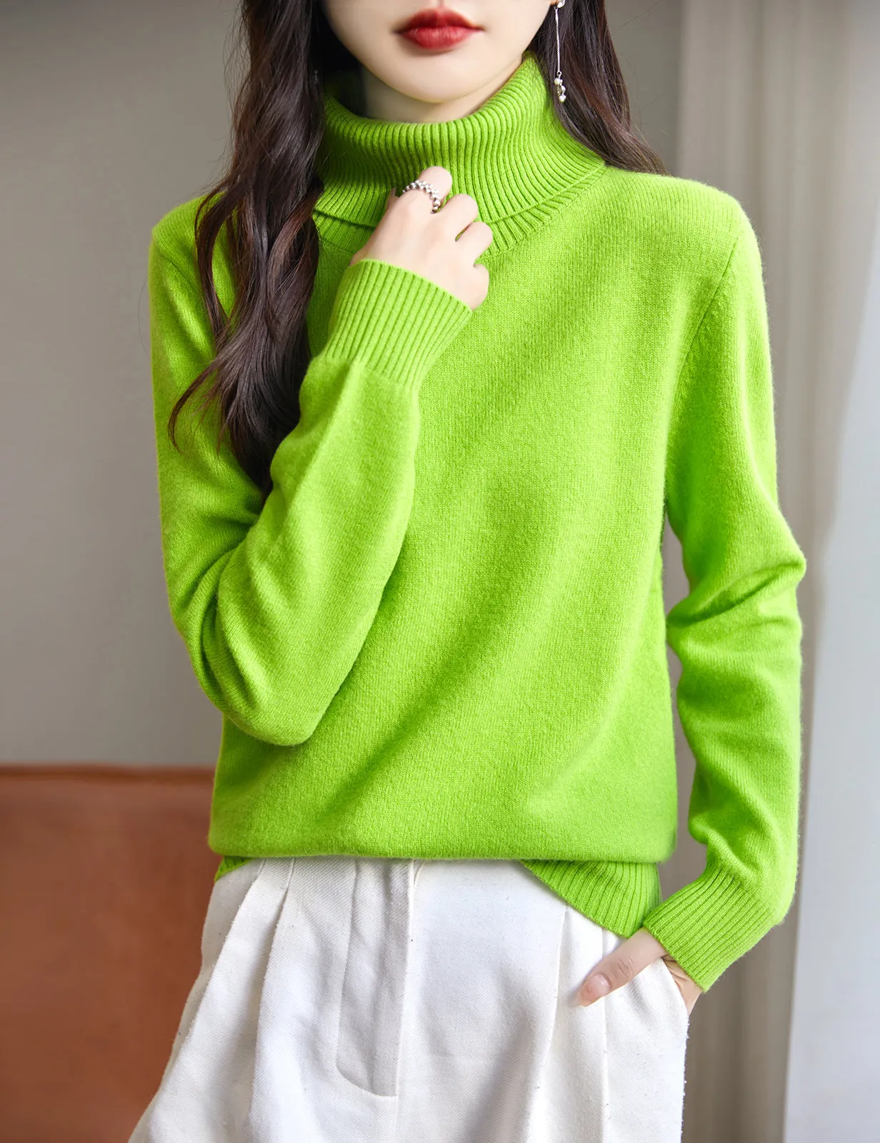 Sophie Woman Long Sleeve Sweater