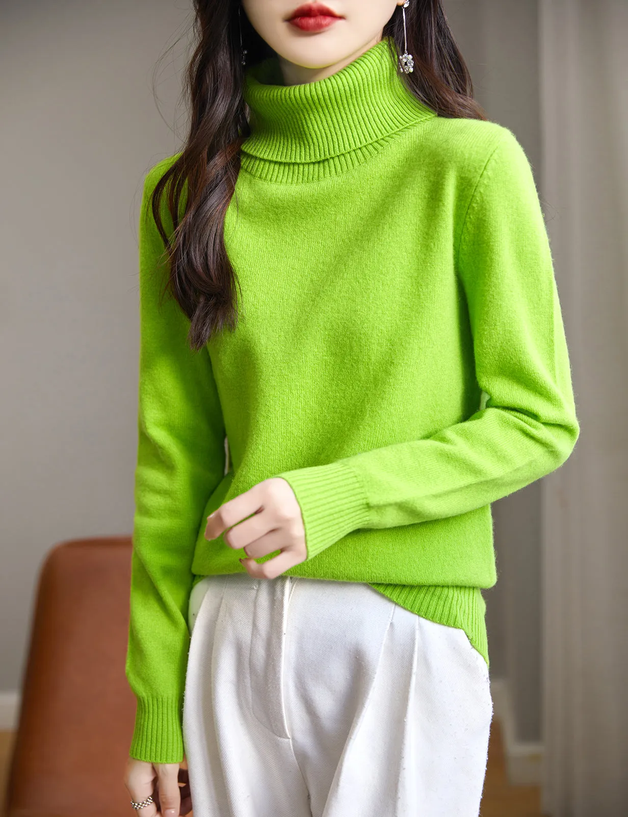 Sophie Woman Long Sleeve Sweater