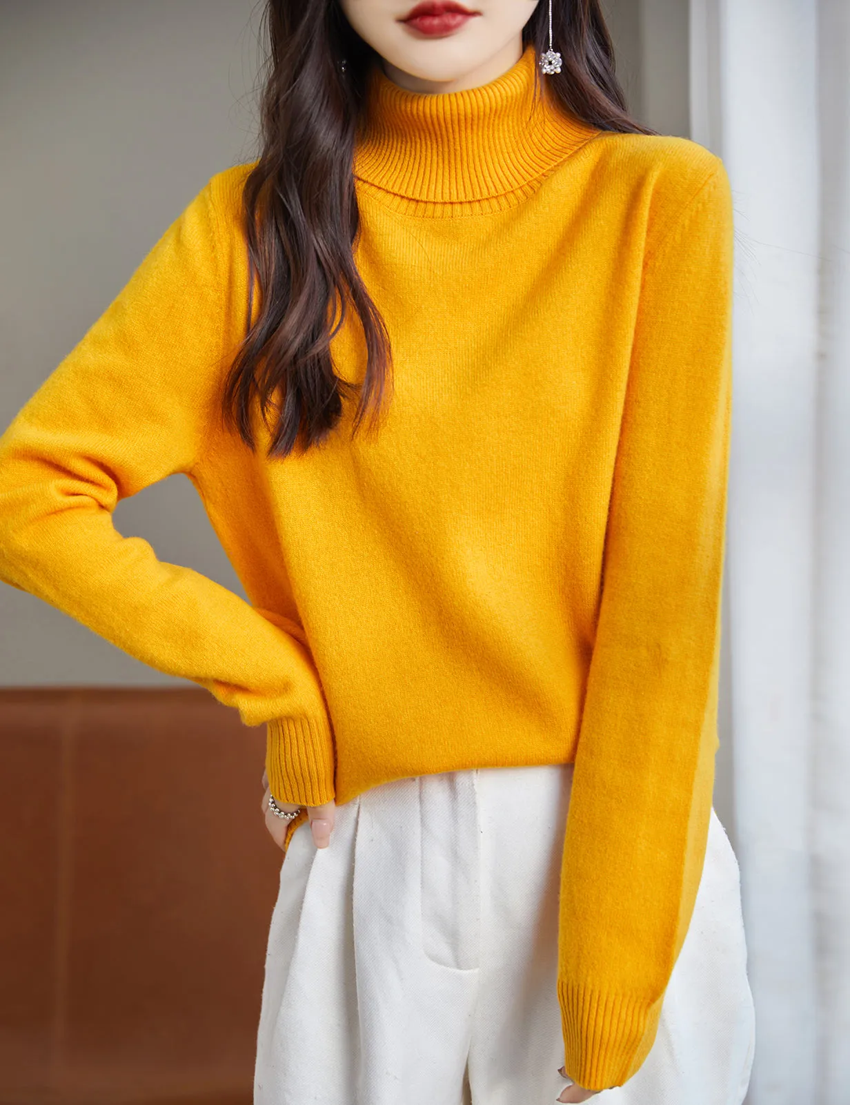 Sophie Woman Long Sleeve Sweater