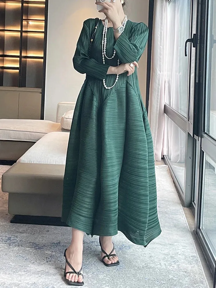 Women's Loose Fit Pleated Dress – Elegant & Comfortable Style